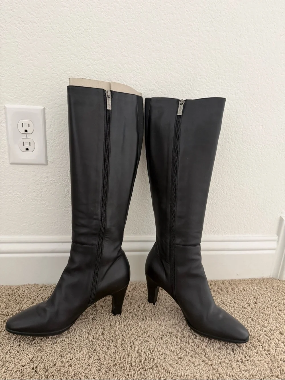 Aquatalia Dolphin Black Leather Weatherproof Boots Size 8